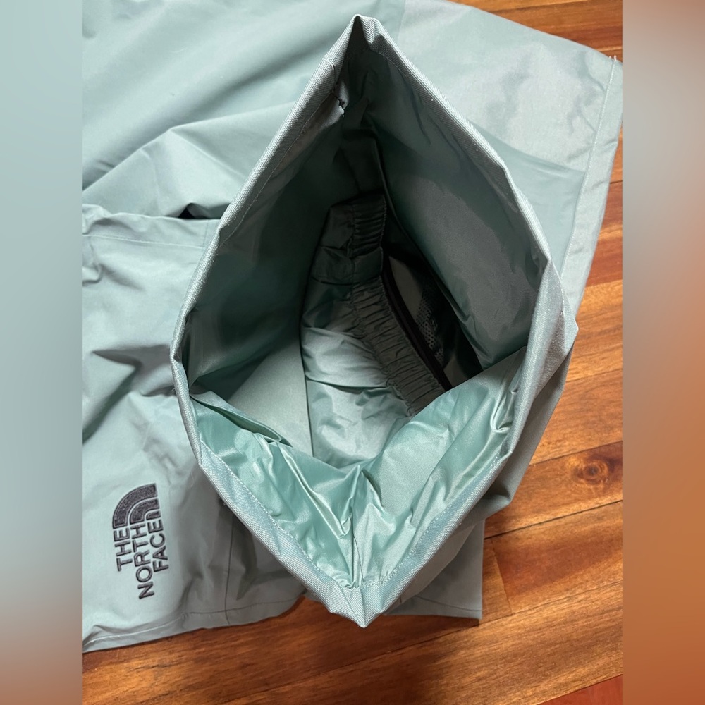 The North Face women’s plus freedom snow pant dark sage - Picture 13 of 15